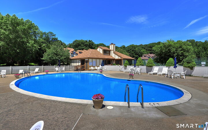 Property Photo:  690 Forest Road 482  CT 06516 