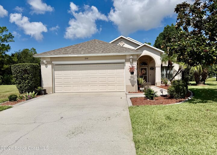Property Photo:  2141 Chinaberry Circle SE  FL 32909 