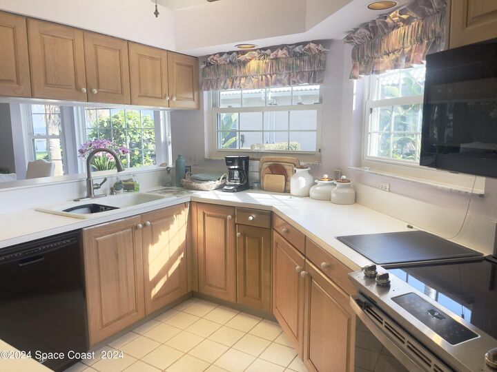 Property Photo:  408 La Costa Street  FL 32951 