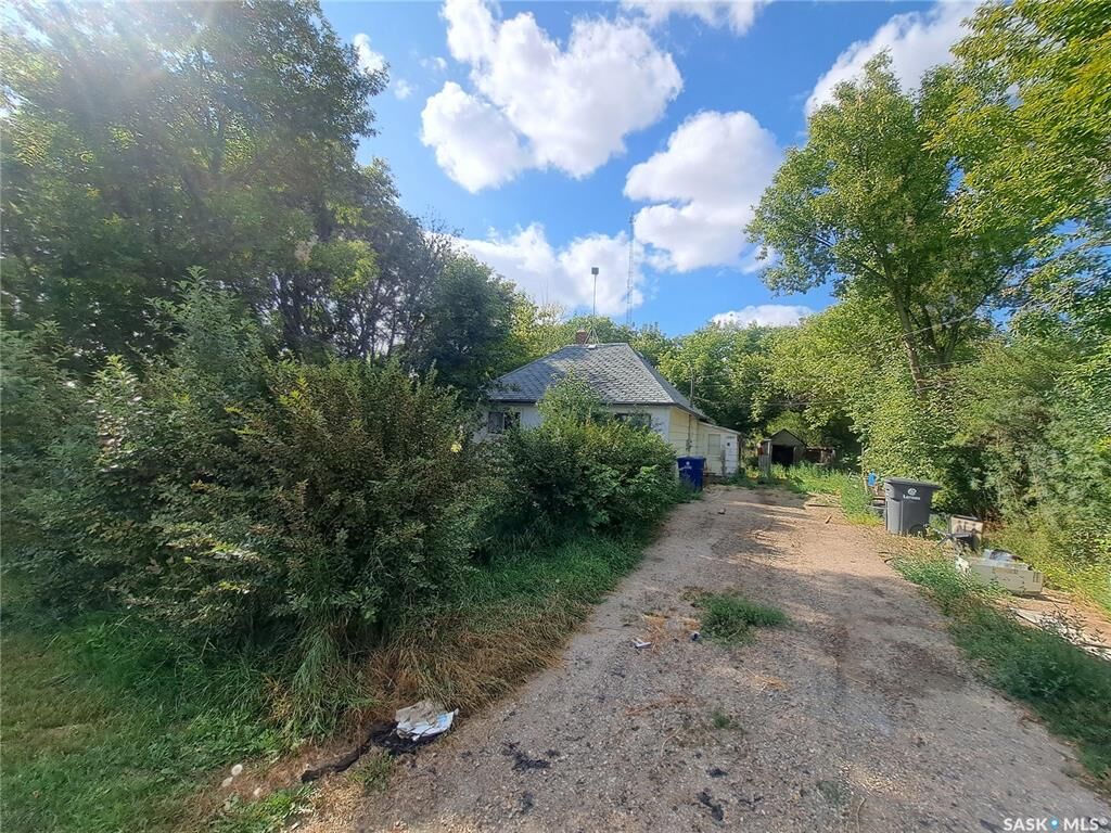 Property Photo:  107 2nd Avenue W  SK S0L 3J0 