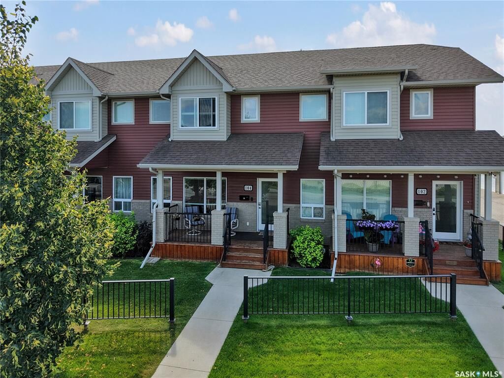 Property Photo: 104 Shepherd Crescent SK S7W 0L7