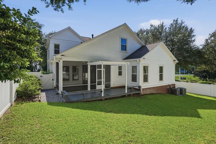 Property Photo: 5718 Roanoke Trail FL 32312