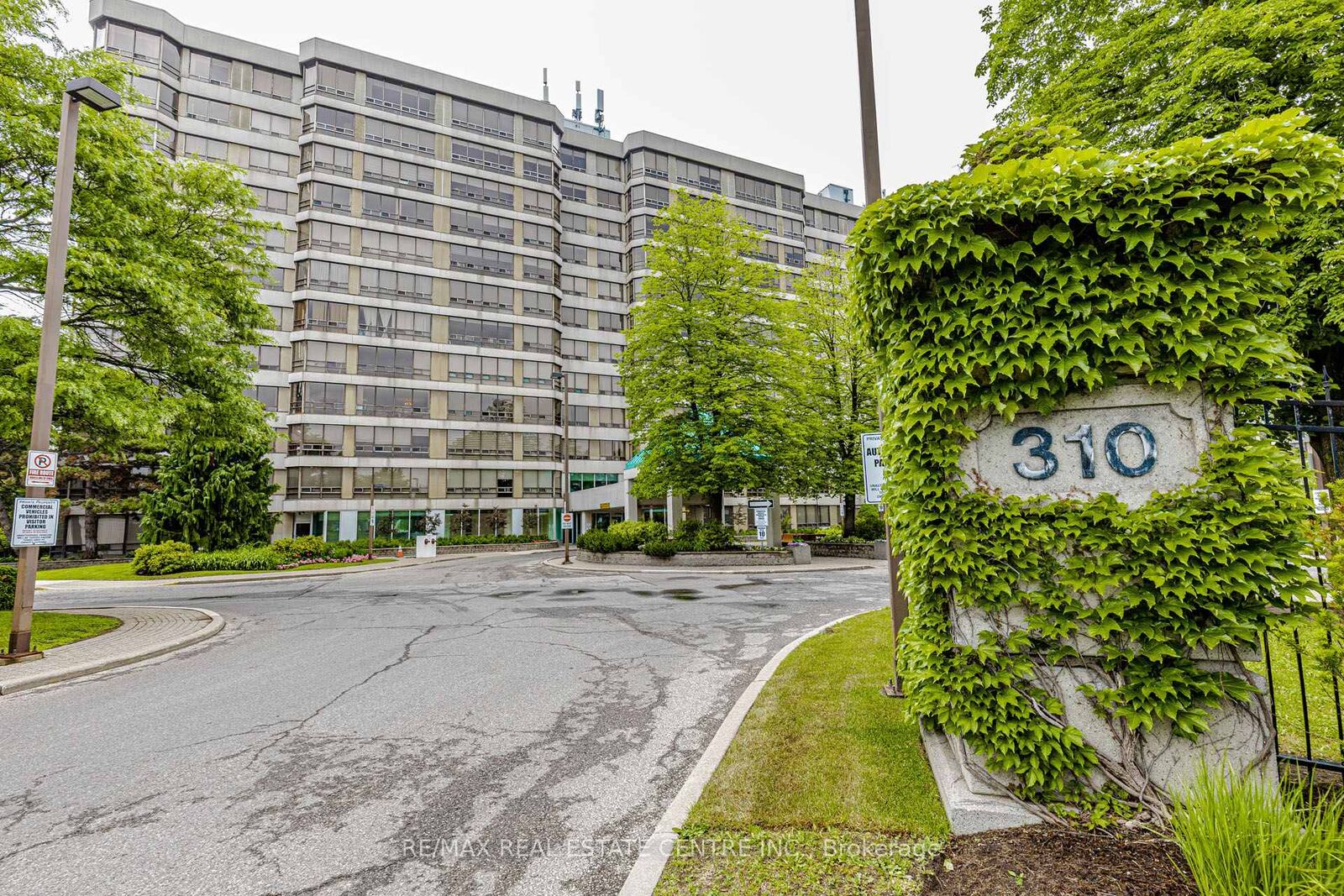 Property Photo:  310 Mill Street S 104  ON L6Y 3B1 