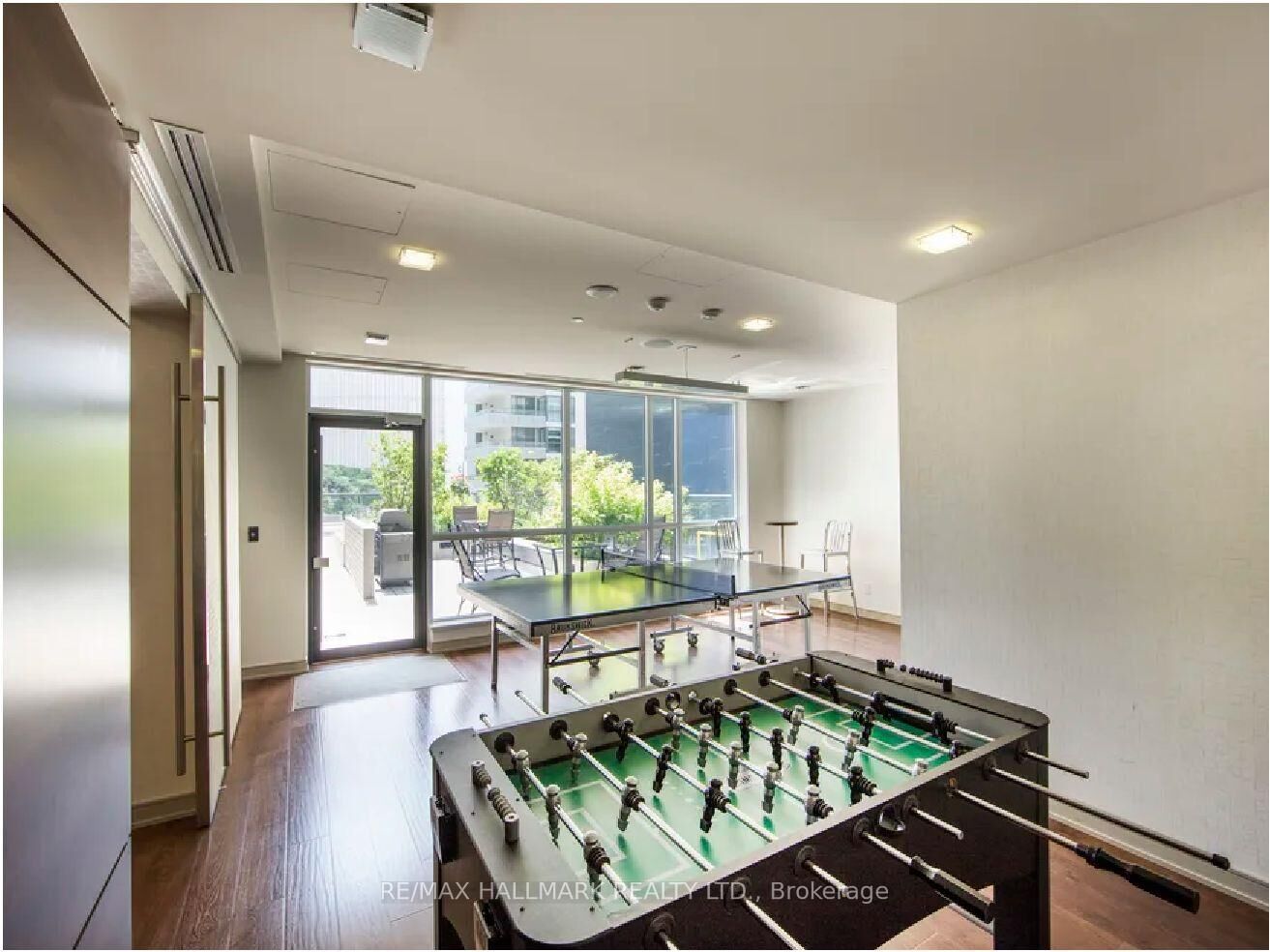 Property Photo: 570 Bay Street 404 ON M5G 2C5