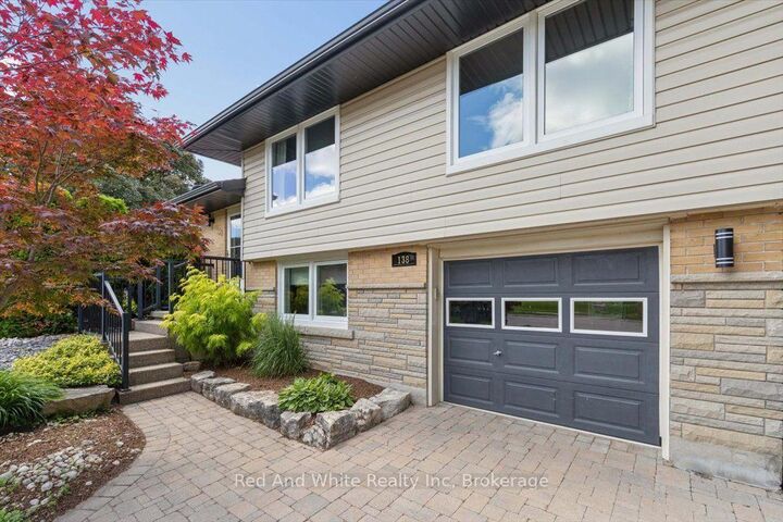 Property Photo: 138 Blueridge Avenue ON N2M 4E1