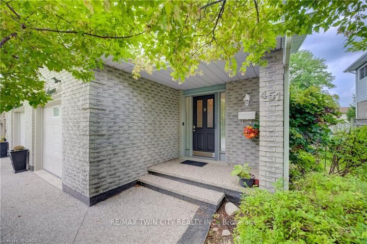 451 Burnett Avenue — photo 1