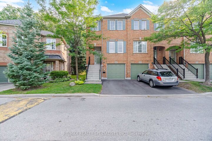 Property Photo: 5530 Glen Erin Drive 42 ON L5M 6E8