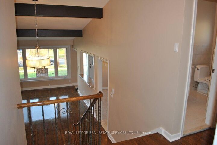 Property Photo:  67 Lanyard Road 1  ON M9M 1Y8 