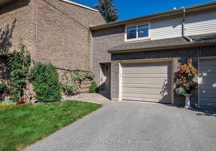 60 Camelot Way — photo 1