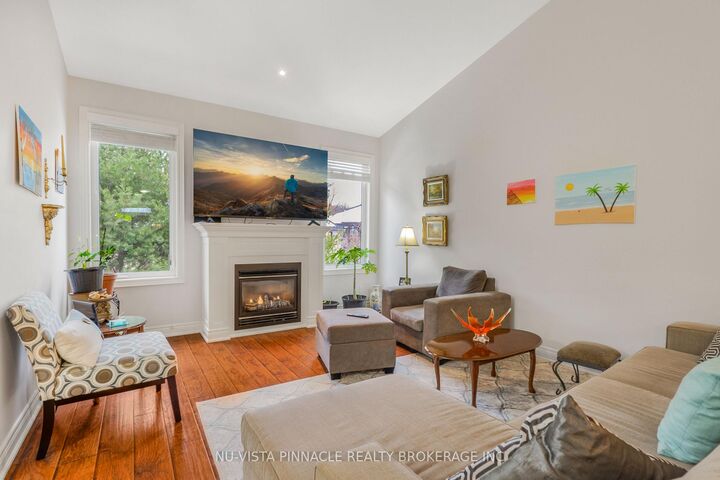 Property Photo: 19 Hillside Drive E 10 ON L0S 1J0