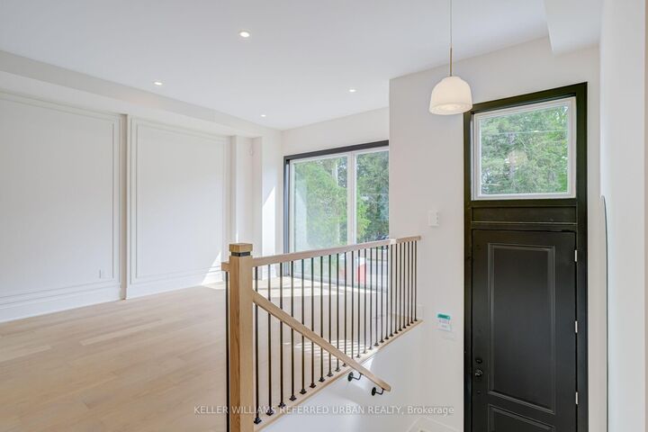 Property Photo: 37 Wesley Avenue ON L5H 2M6