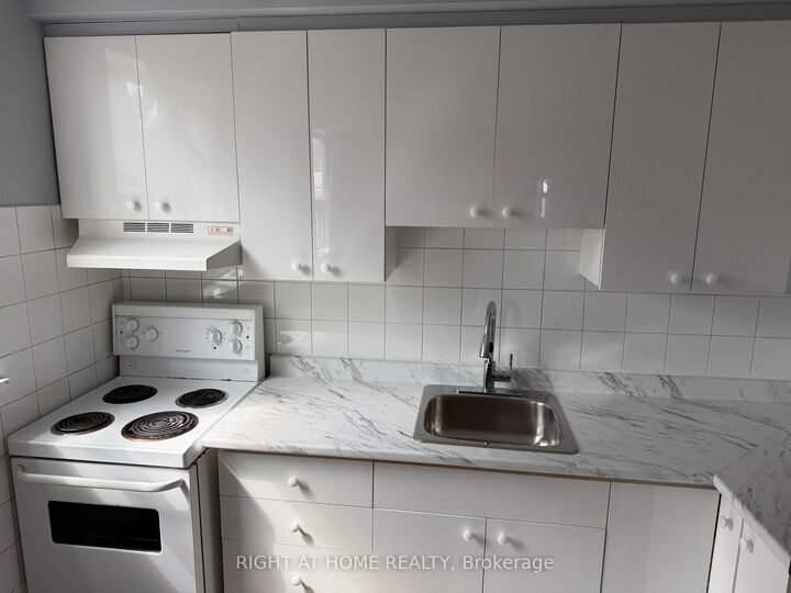 Property Photo: 115 Eighth Street 5 ON M8V 3C5