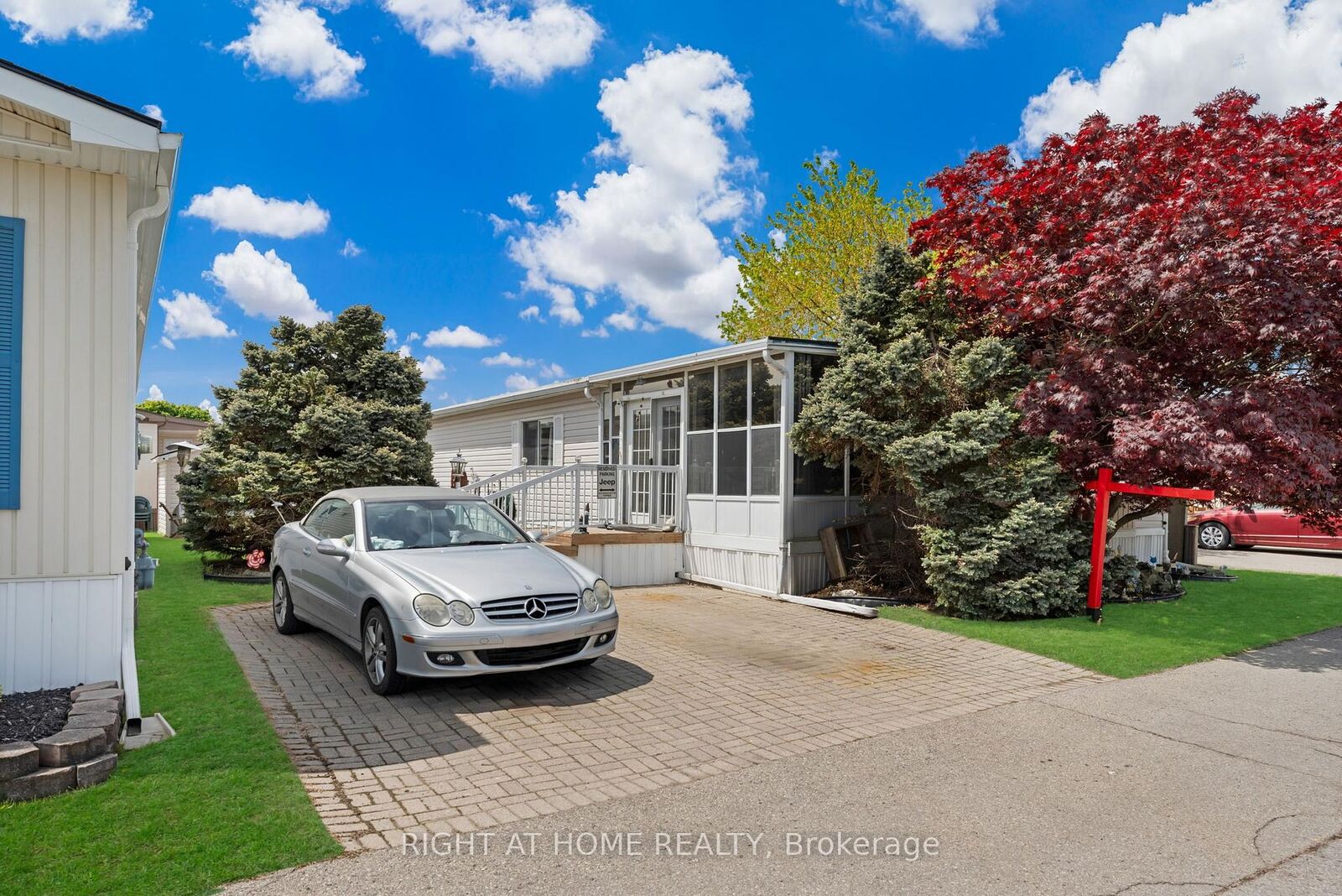 Property Photo: 3033 Townline Road 8 ON L0S 1S1
