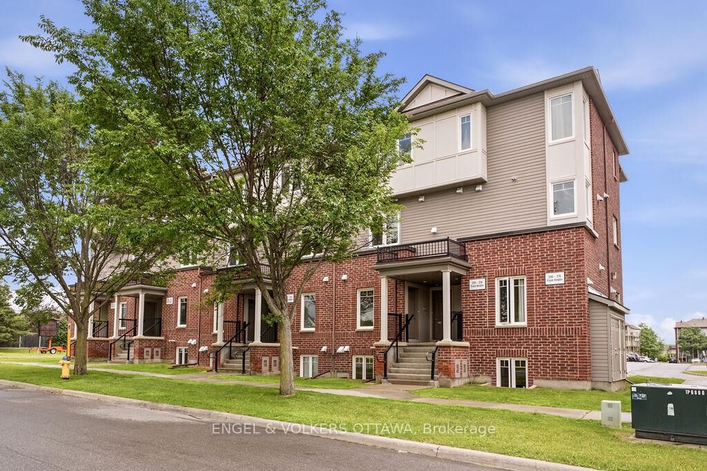 Property Photo: 270 Espin Heights ON K2J 0Y8