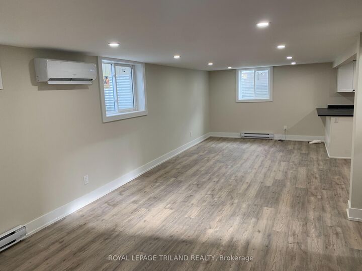 Photo de la propriété:  62 Wexford Avenue Basement  ON N5V 1L9 