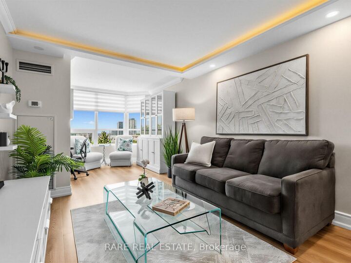 Property Photo: 7601 Bathurst Street 710 ON L4J 4H5