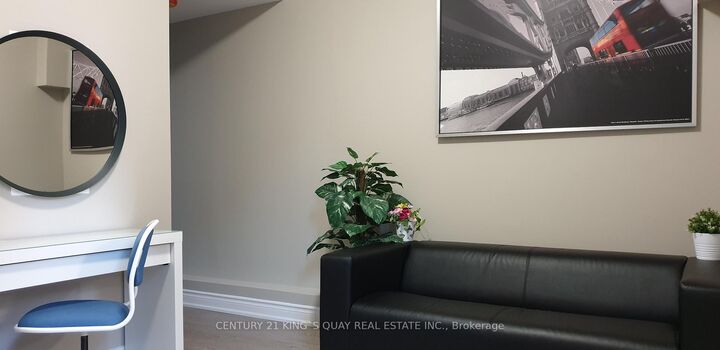 Property Photo: 626 Yonge Street Ul ON M4Y 1Z8