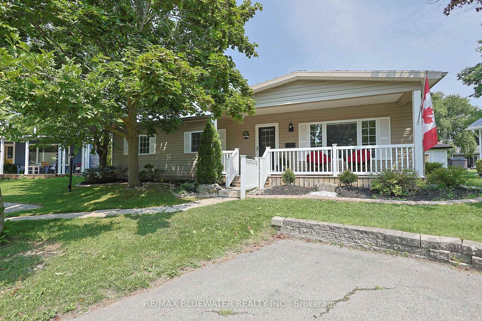 Property Photo: 288 Concord Drive ON N0M 1T0