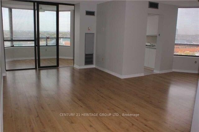 Property Photo: 7460 Bathurst Street 1003 ON L4J 7K9