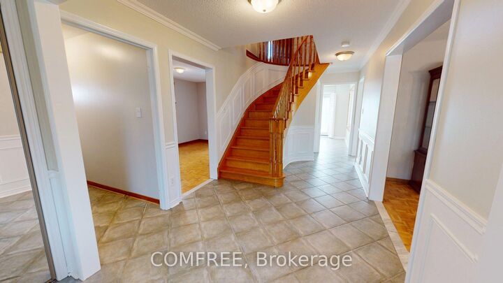 Property Photo: 51 Venetian Crescent ON L4L 5E6