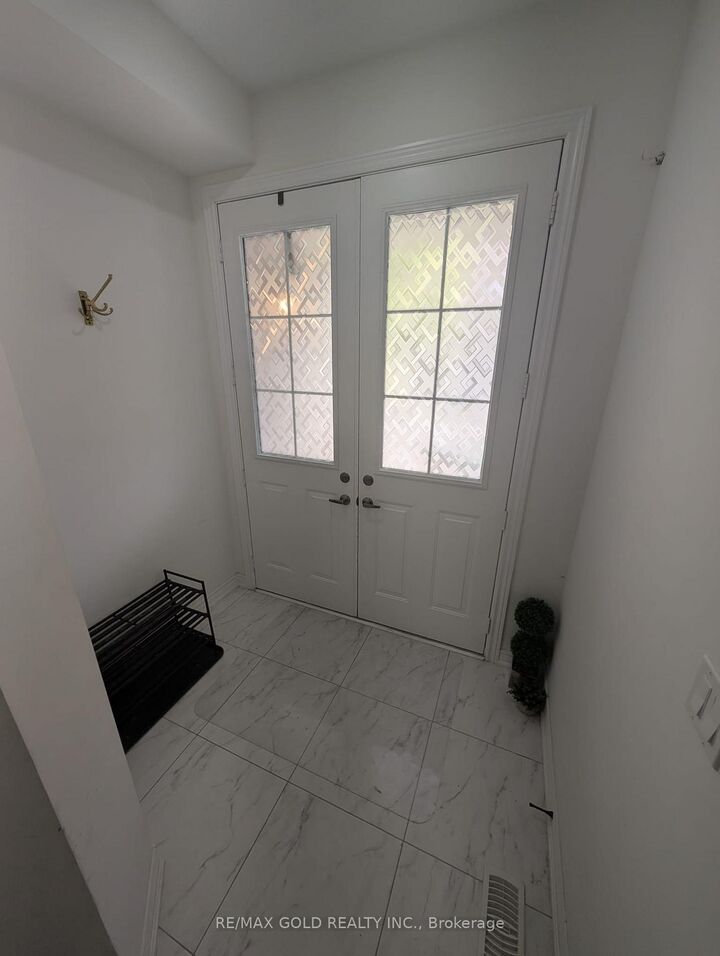 Property Photo:  22 Faye Street  ON L6P 4M9 