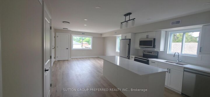 Property Photo:  118 Scott Street 1  ON N7G 1K3 