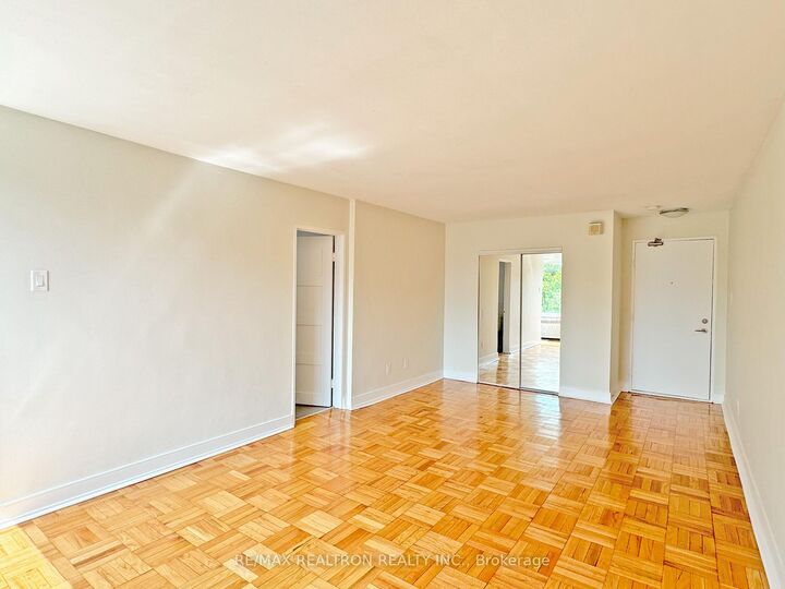 Property Photo: 1545 Bathurst Street 402 ON M5P 3H6