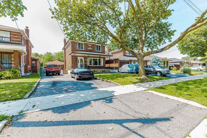 6 Dittmer Crescent — photo 1