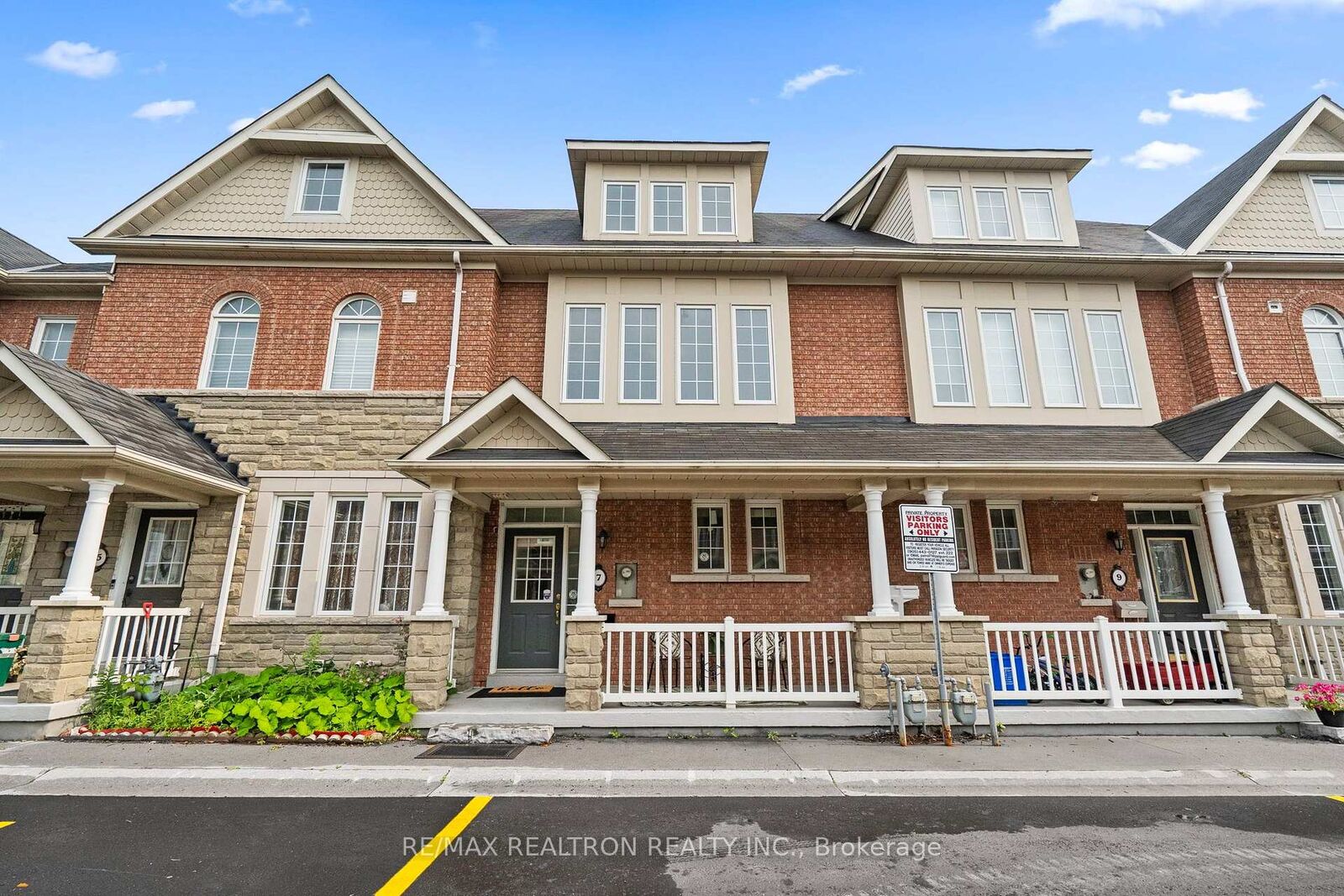 Property Photo: 7 Torr Lane ON L1S 7N1