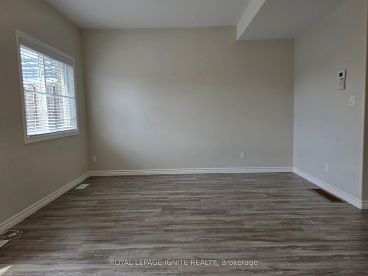 Property Photo: 52 Cottonwood Drive ON K8N 0J2