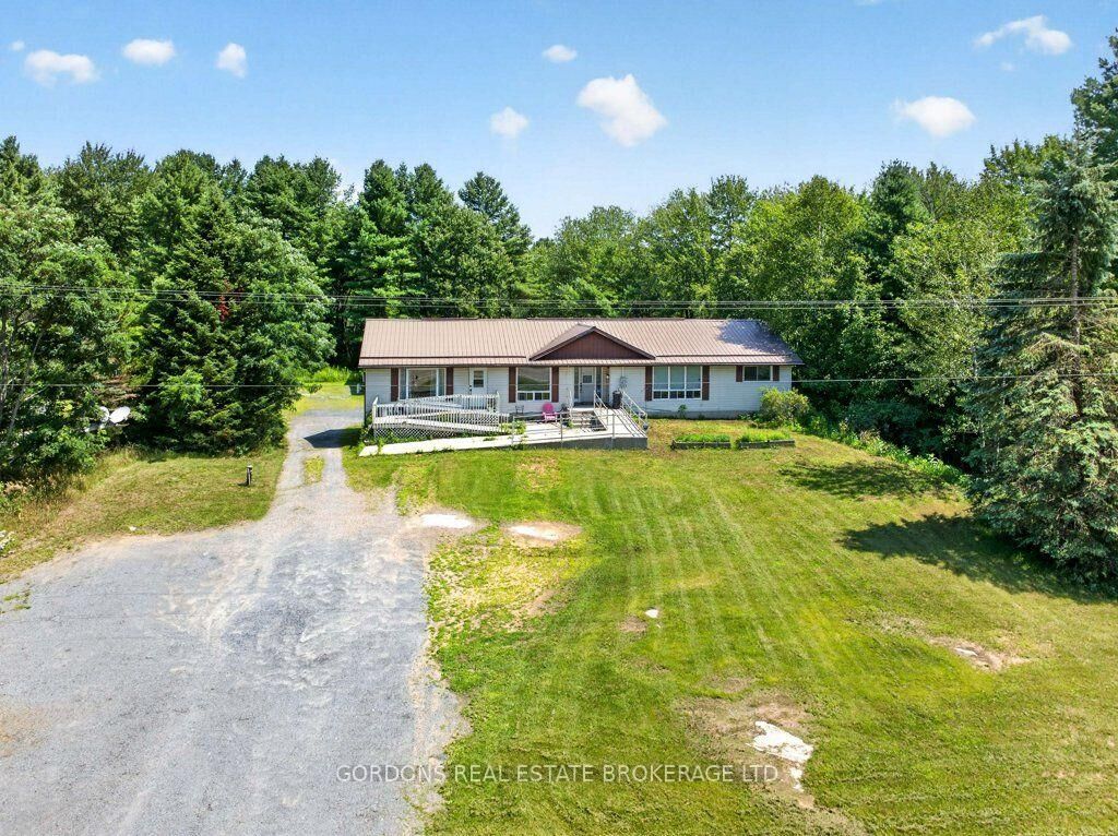 Photo de la propriété:  11703 Highway 41 N/A  ON K0H 1Z0 