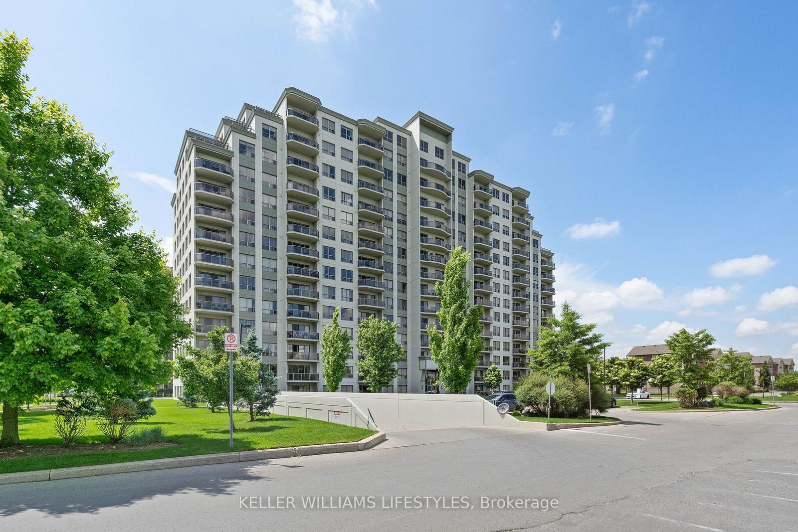 Property Photo: 1030 Coronation Drive 1004 ON N6G 0G5