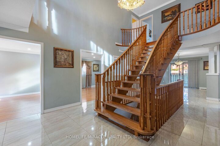 Photo de la propriété:  958 Summerbreeze Court  ON L5V 1C9 