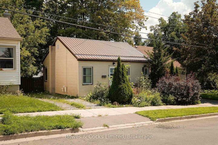 Property Photo:  664 Park Street N  ON K9H 4S3 