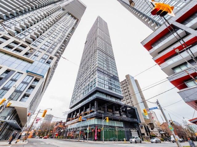 181 Dundas Street E 502 — photo 1