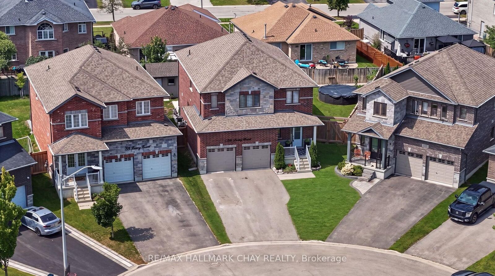 Property Photo: 36 Lowry Court ON L4N 7N3