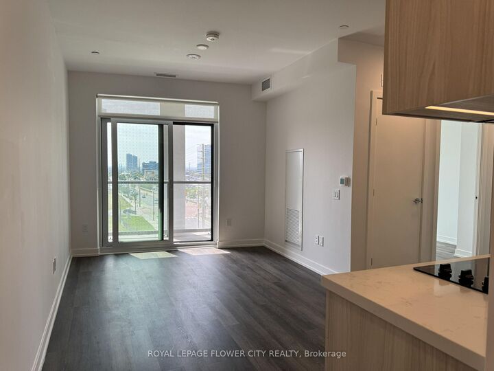 Property Photo:  5 Meadowdale Road 513  ON L4K 0C7 
