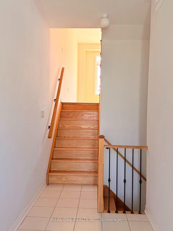 Property Photo:  115 Beechborough Crescent  ON L9N 0N9 