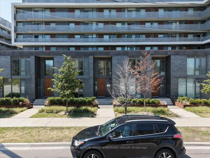 112 Varna Drive — photo 1