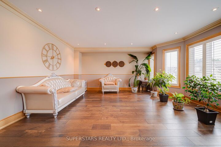 83 Elm Avenue — photo 1