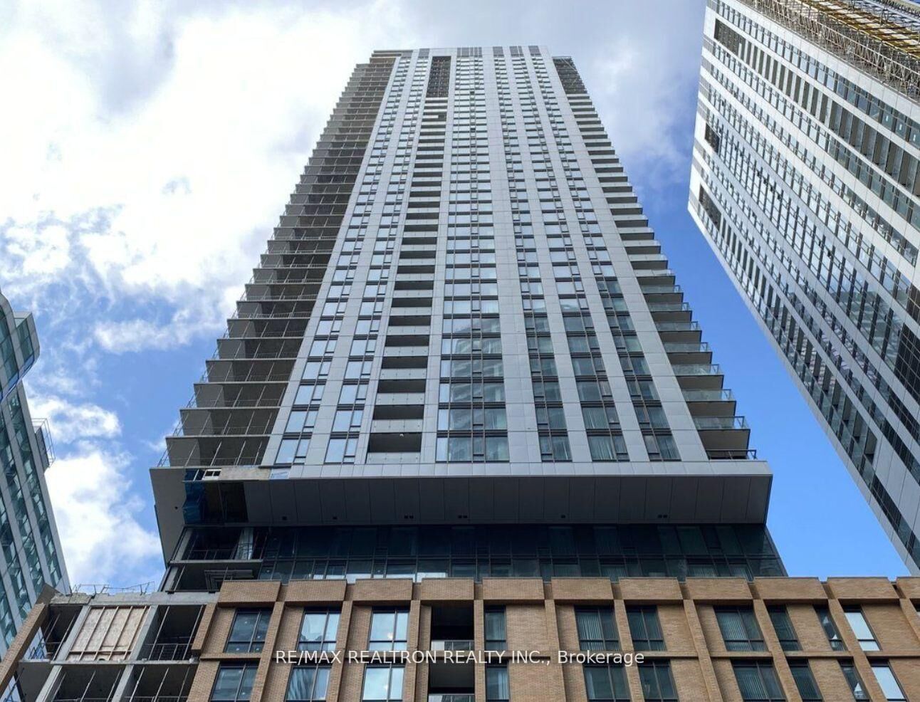 Property Photo:  8 Widmer Street 1210  ON M5V 0W6 