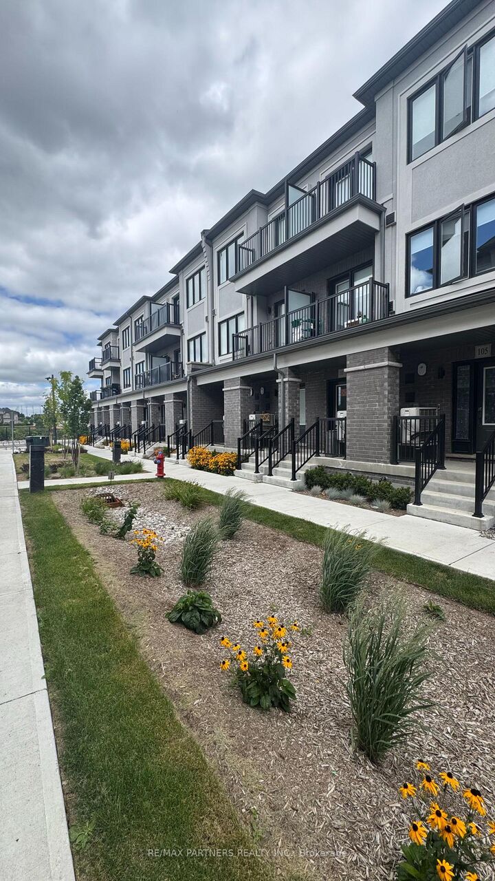 Photo de la propriété:  107 Matawin Lane  ON L4B 0H7 