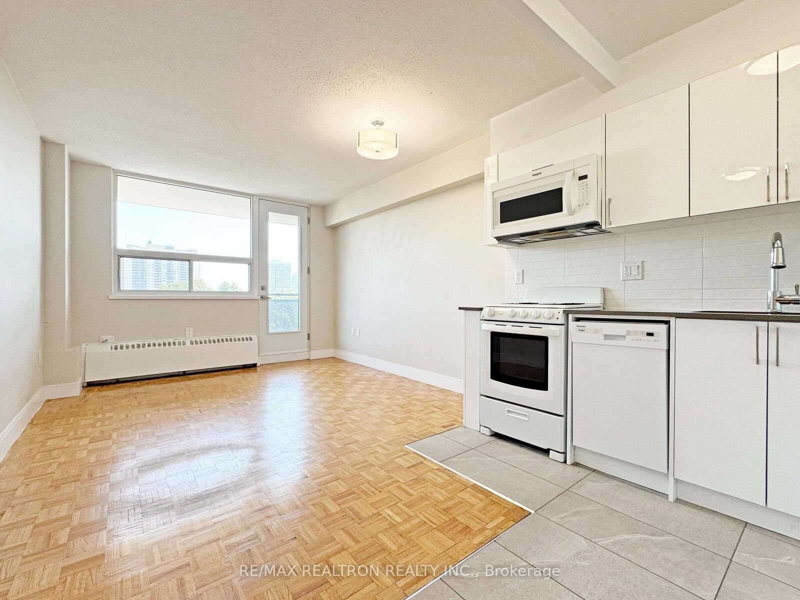 Property Photo: 1500 Bathurst Street 907 ON M5P 3L3
