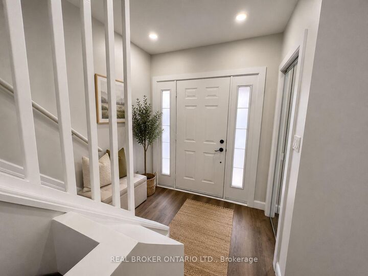 Property Photo: 5 Rowanwood Street ON L8L 7H1