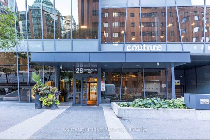 Property Photo:  28 Ted Rogers Way 1705  ON M4Y 2J4 
