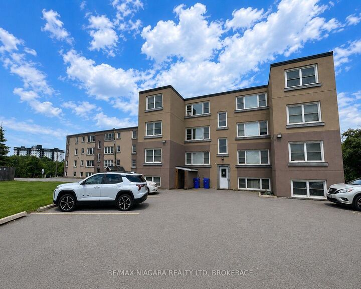 Property Photo: 143 Westchester Crescent 6 ON L2P 2N8