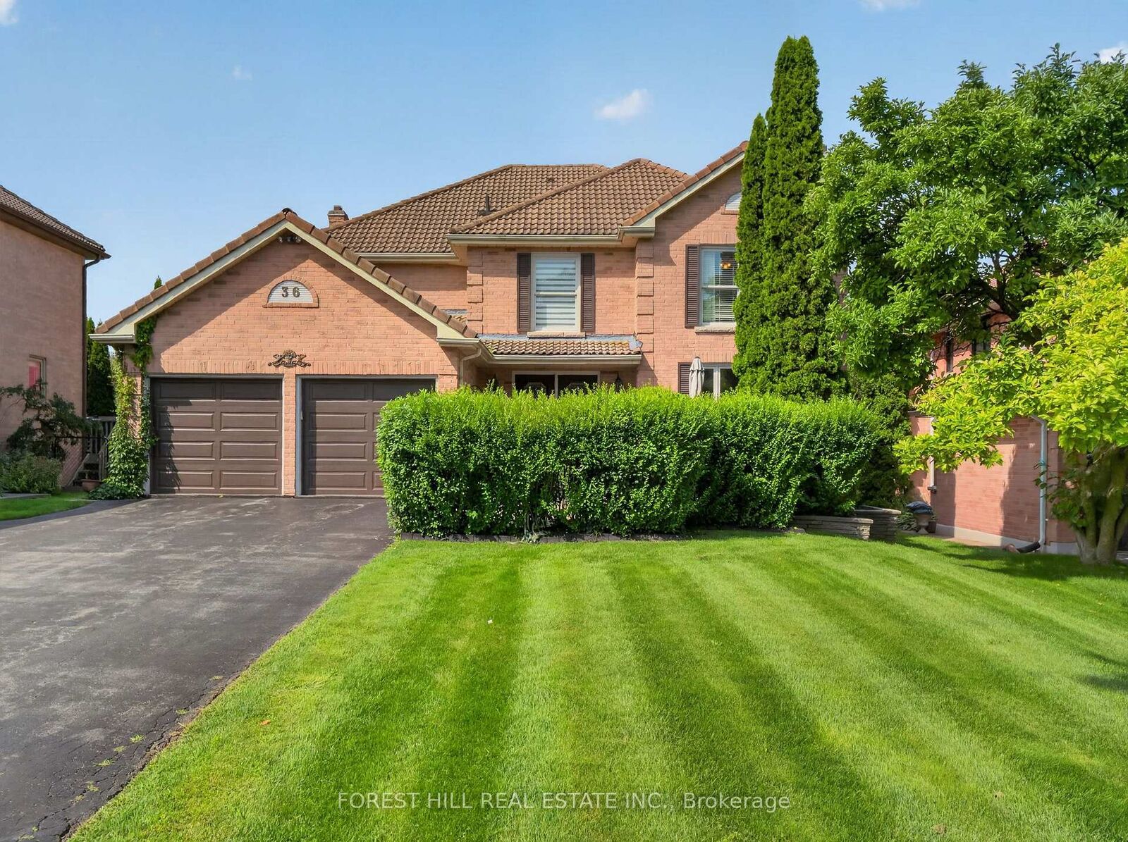 Property Photo: 36 Trillium Drive ON L4G 6A7