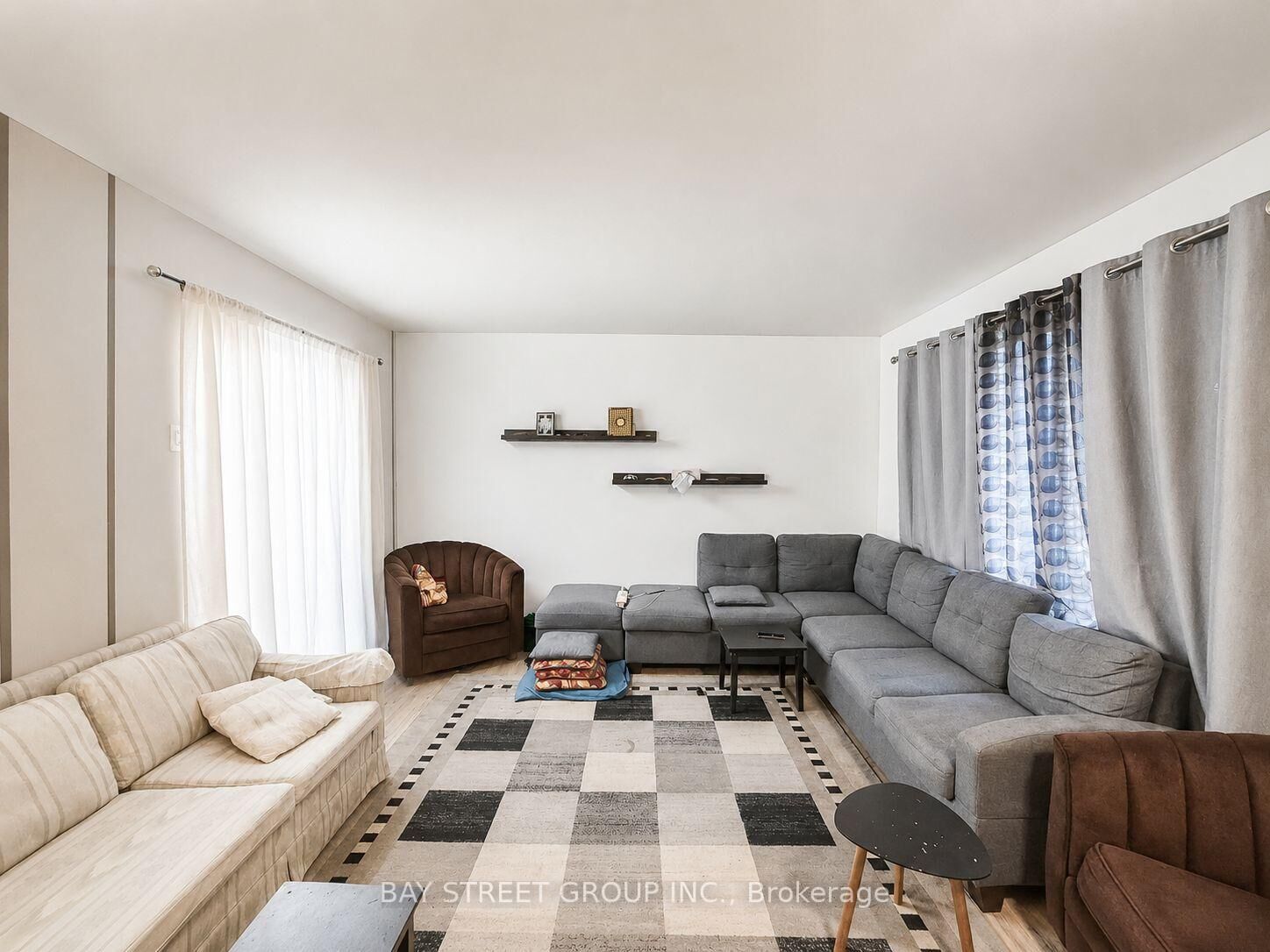 Property Photo:  22 Rosamond Crescent  ON N6E 2M8 