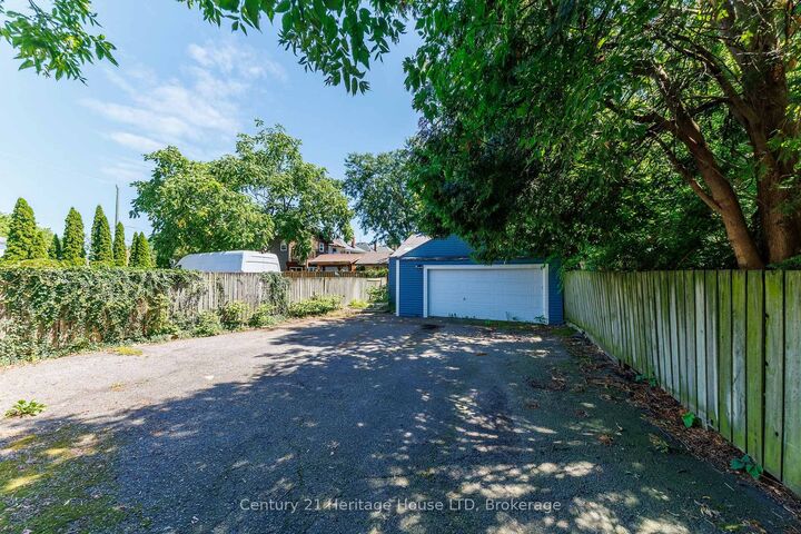 Property Photo: 164 Lake Street ON L2R 5Y7