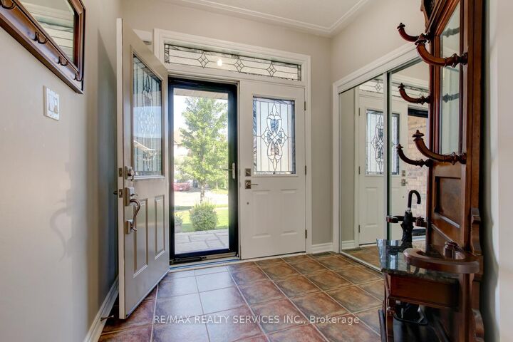 Property Photo: 35 Hardgate Crescent ON L7A 3V7